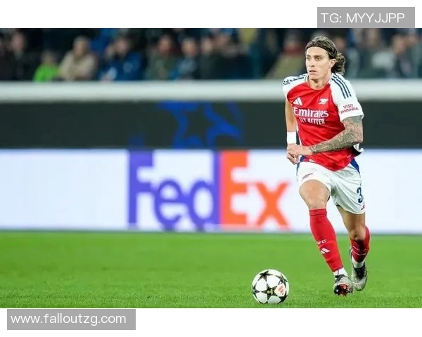 英超复出斯通斯展现强大实力助曼城重回巅峰之路